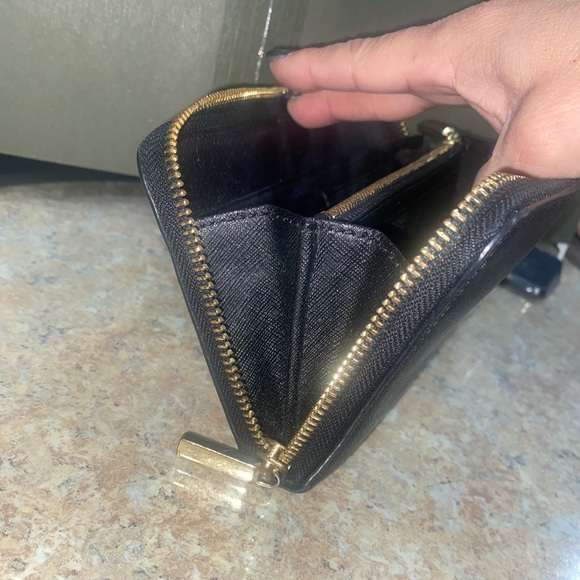 EUC Tory Burch Black Wallet - Picture 9 of 15
